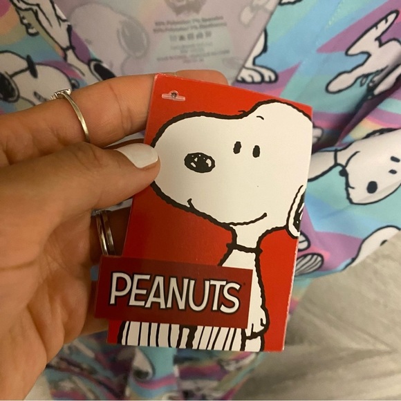 Nickelodeon | Peanuts Snoopy Cartoon Graphic Scrub Top In Blue Purple Size M NEW - Picture 10 of 11
